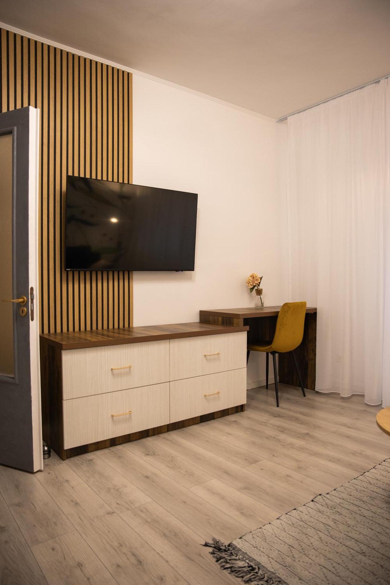 Over The City Oradea Room photo